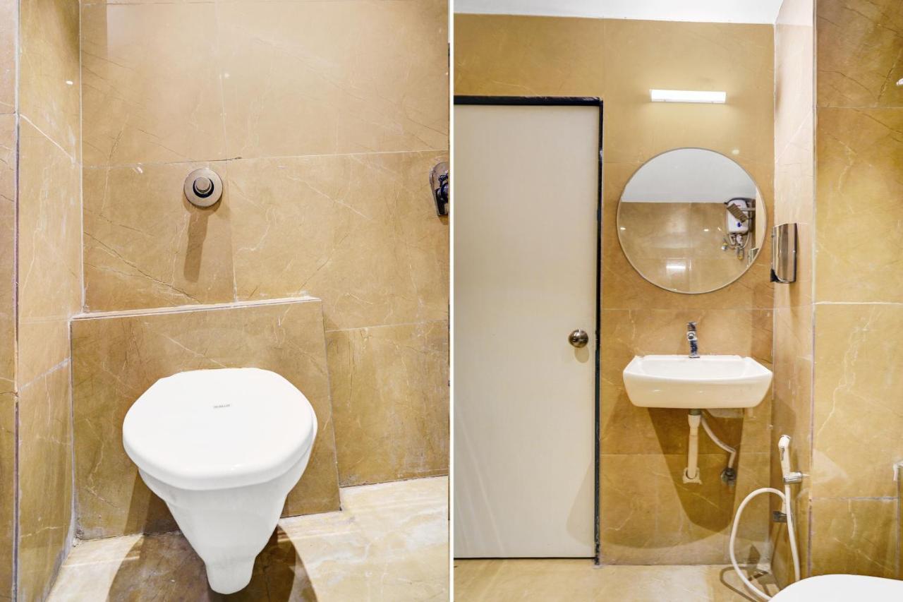 Townhouse Oak Hotel Vaibhav Surat Bagian luar foto
