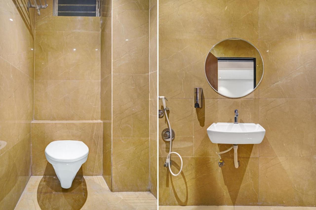 Townhouse Oak Hotel Vaibhav Surat Bagian luar foto